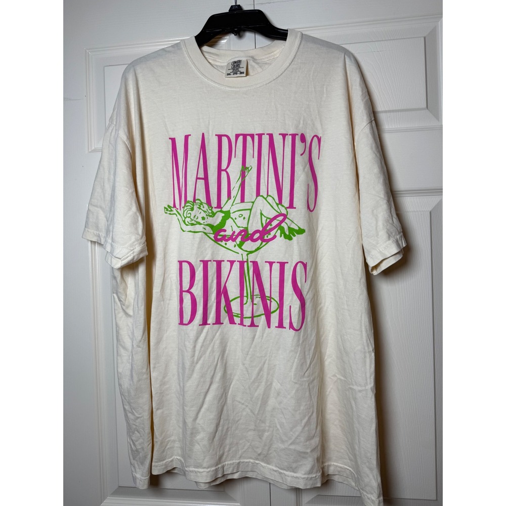 Comfort‎ Colors Women's 2XL "Martinis and Bikinis" Short Sleeve Tee